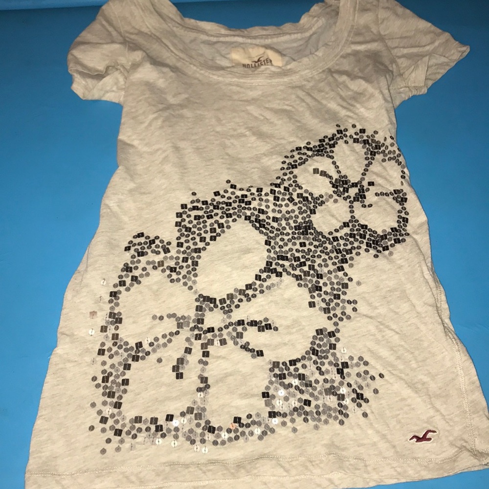 hollister shirt. NWOT.